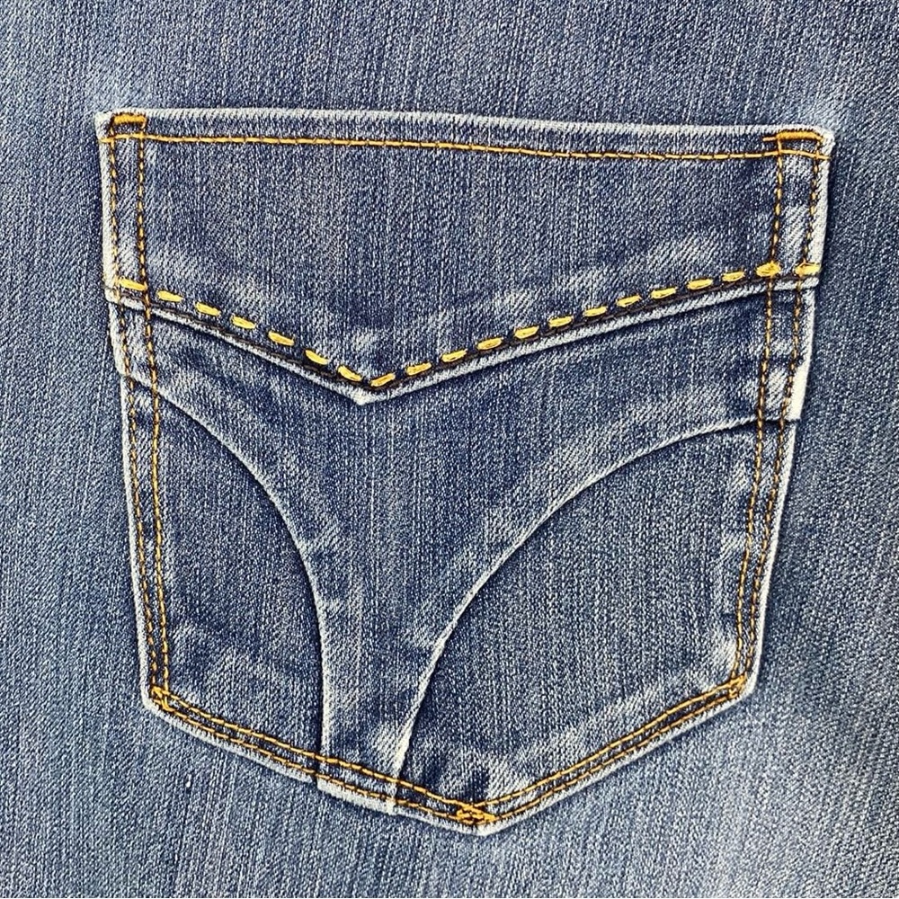 Levi’s 512 Perfectly Shaping Casual Straight Leg Denim Jeans - Picture 9 of 16